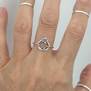 Sterling Silver Flower Wreath Ring, Dainty Ring, Leaf Ring, Flower Ring