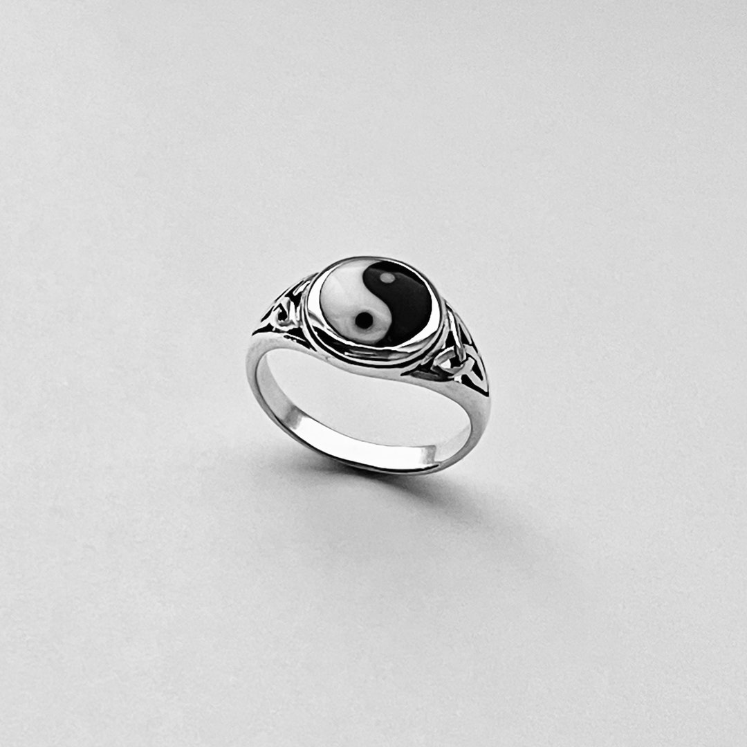 Sterling Silver Yin and Yang Ring With Triquetras, Yoga Ring, Silver