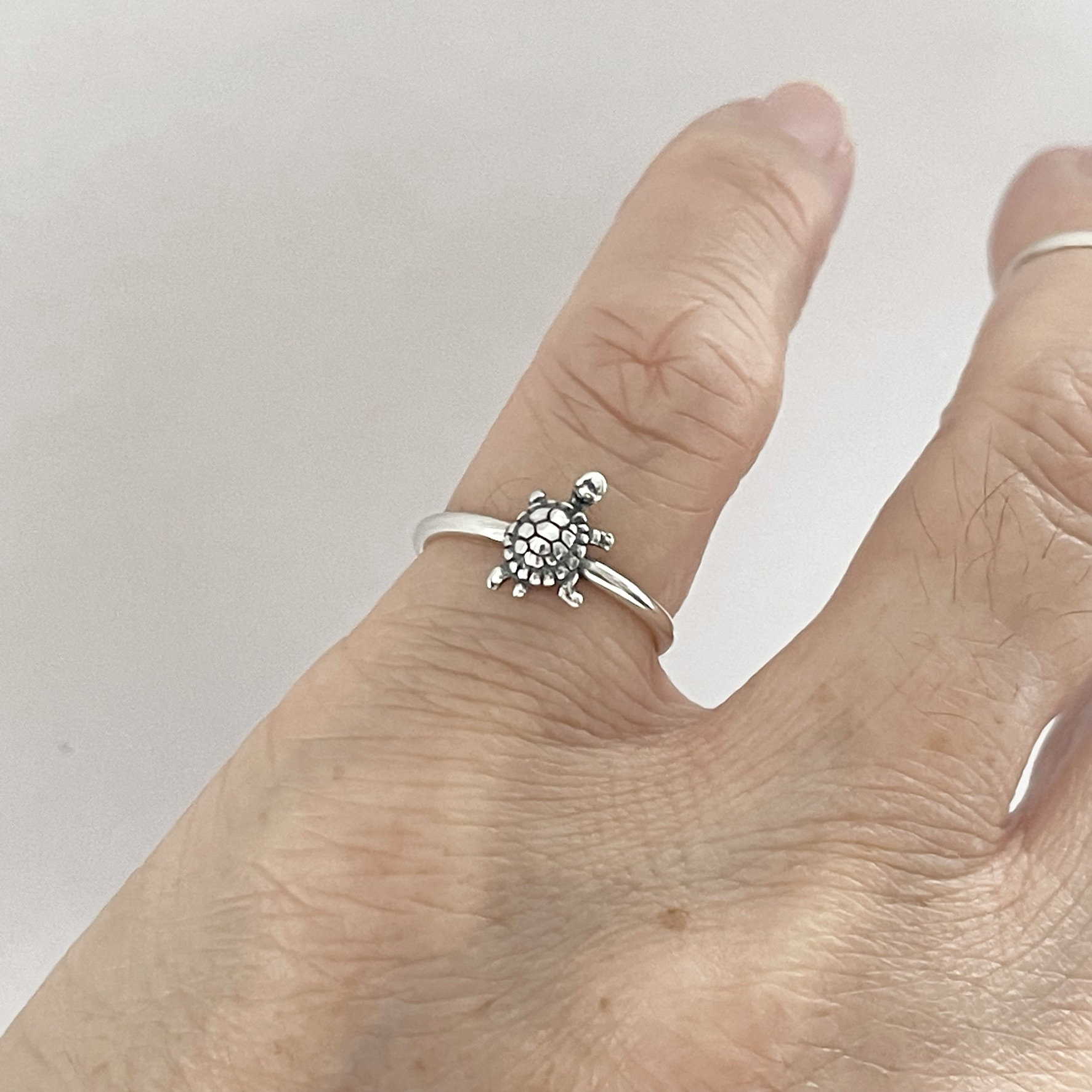 Pure gold tortoise ring price deals