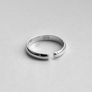 Sterling Silver 2.5MM Plain Band Toe Ring, Silver Ring, Midi Ring, Pinky Ring, Adjustable Ring image 10