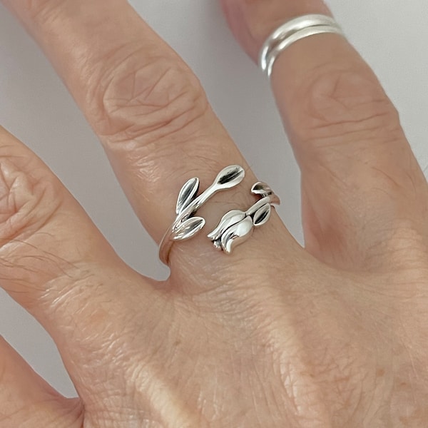 Sterling Silver Delicate Tulip Flower Ring with Leaves, Dainty Ring, Silver Ring, Flower Ring