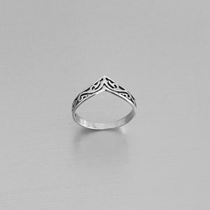 Sterling Silver Chevron Filigree Ring, V Shape Ring, Silver Ring, Stackable Ring