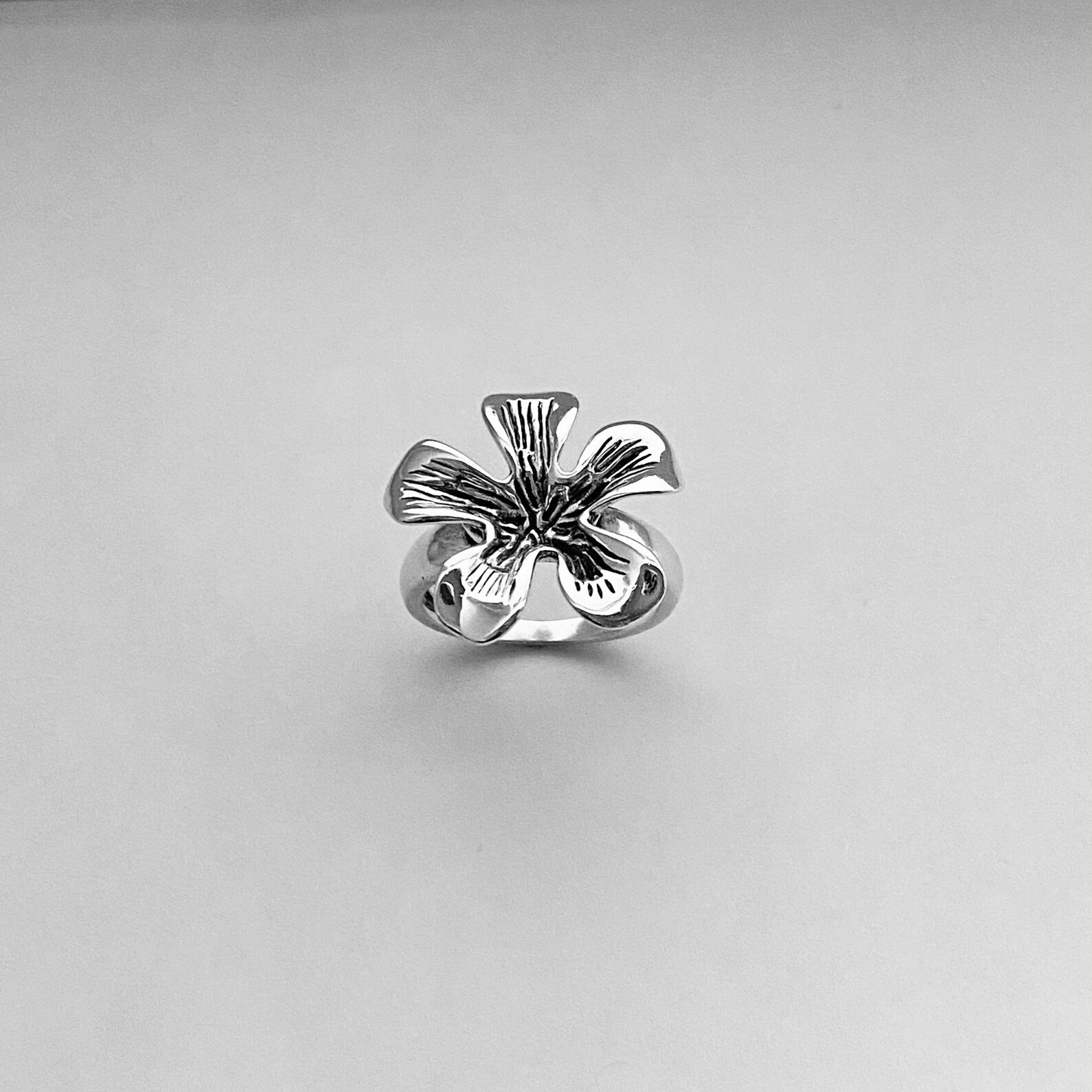 Sterling Silver Giant Lily Flower Ring Lily Ring Silver Etsy