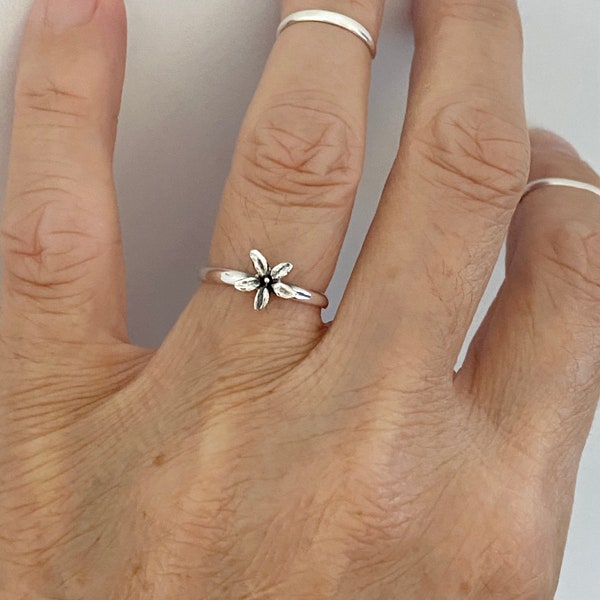 Sterling Silver Little Lily Flower Ring, Dainty Ring, Silver Ring, Boho Ring