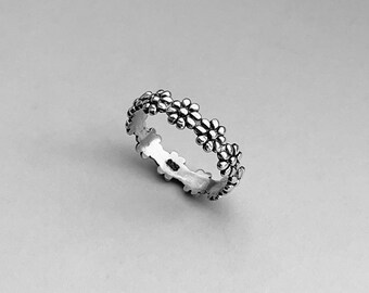 Sterling Silver Thin Eternity Daisy Band Ring, Stackable Ring, Silver Ring, Flower Ring