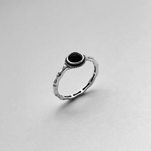 Sterling Silver Small Dainty Round Black Agate Ring with Bamboo Band, Boho Ring, Silver Ring, Stone  Ring