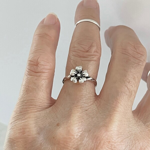 Sterling Silver Five Petals Flower Ring, Silver Ring, Floral Ring, Boho Ring