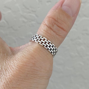 Sterling Silver Unisex Eternity Link Ring, Wedding Band, Stackable Ring, Silver Ring, Chain Ring