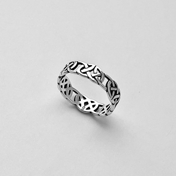 Sterling Silver Eternity Trinity Band, Wedding Band, Stackable Ring, Silver Ring, Knot Ring, Celtic Ring