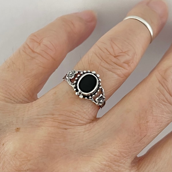 Sterling Silver Flower and Round Black Onyx Ring,  Boho Ring, Silver Ring, Stone  Ring