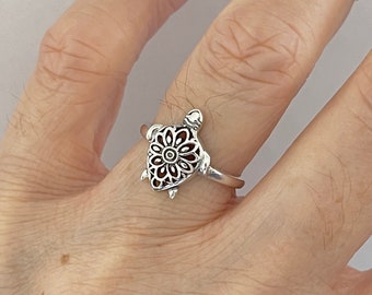 Sterling Silver Mandala Turtle Ring, Flower Ring, Beach Ring, Mandala Ring, Silver Ring, Ocean Ring