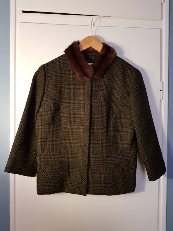 Gorgeous green/brown wool jacket with a fur collar