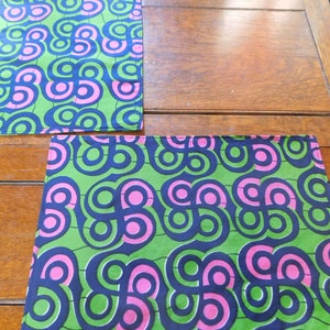 Bright Pink and Green Placemats - Spiral design - Vlisco Wax Block Print Fabric  - Reversible cotton Placemats - Dark Lime Green and Pink