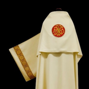 Cream humeral veil