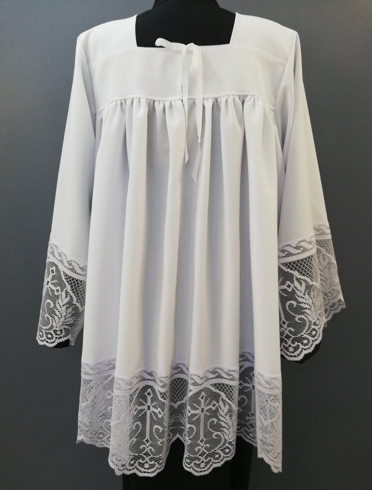Roman style Lace surplice chasuble vestment