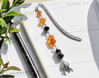 Halloween spider bookmark, Beaded metal charm bookmark with orange and black glass beads, Bookworm, Teacher's Gift, Happy Halloween gift