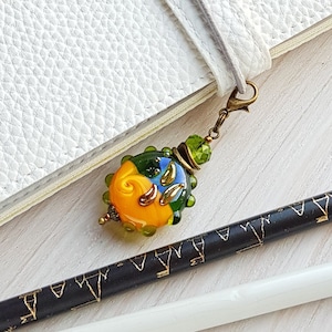 Green Yellow glass planner dangle charm, Handmade lampwork pendant with a lobster clasp, Travelers Notebook Charms