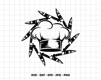 Puede incluir: Un diseño gráfico en blanco y negro que presenta un gorro de chef central rodeado por una disposición circular de ocho cuchillos de cocina apuntando hacia afuera. El diseño está sobre un fondo de cuadrícula blanca con el texto SVG, DXF, EPS, JPG, PNG.