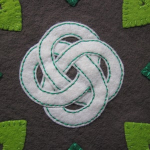 PDF PATTERN: Celtic Knot Work Penny Rug Wool Applique Trinity Knots sewing tutorial felt DIY Decoration Holiday accessory image 3