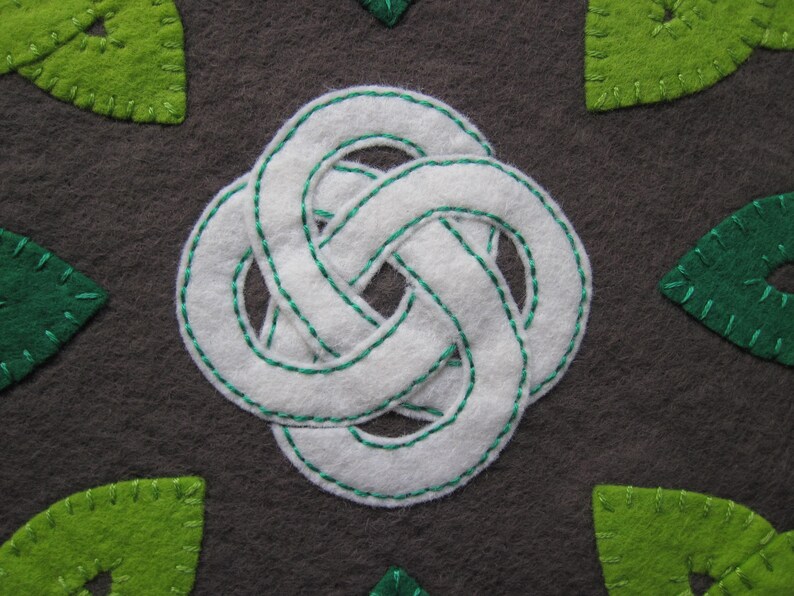 PDF PATTERN: Celtic Knot Work Penny Rug Wool Applique Trinity Knots sewing tutorial felt DIY Decoration Holiday accessory image 3