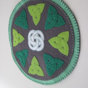 PDF PATTERN: Celtic Knot Work Penny Rug Wool Applique Trinity Knots sewing tutorial felt DIY Decoration Holiday accessory image 4