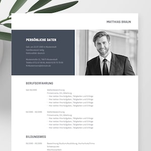Könnte beinhalten: Schwarzweißes Lebenslauf-Template mit einem professionellen Porträt eines Mannes im Anzug und Krawatte. Der Lebenslauf enthält persönliche Daten, Berufserfahrung und Ausbildung.