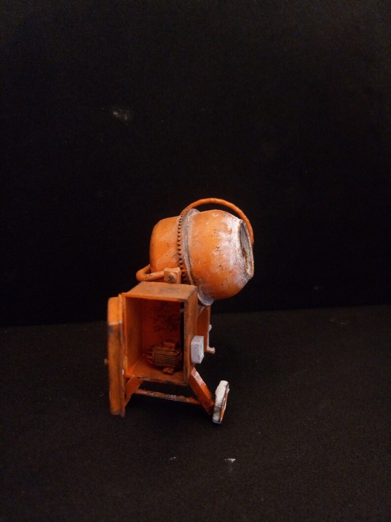 124 Scale, Concrete Mixer Machine, Painted, Resin Miniature, Prop
