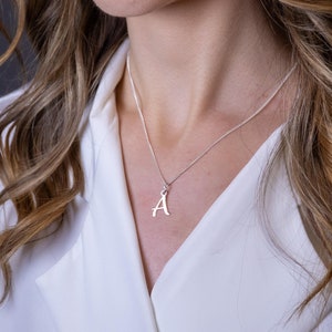 Collar con inicial, collar con inicial de plata de ley, collar personalizado, joyería personalizada, collar de plata con monograma de letras