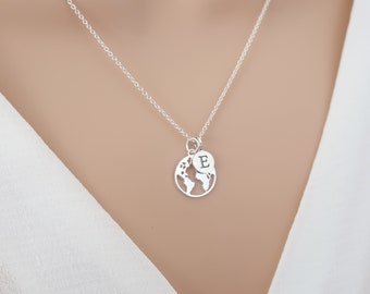 Collana con mappa gioielli in argento sterling, collana con mappa del mondo con globo terrestre iniziale, regalo di gioielli personalizzati per un amico, collana da viaggio di amicizia