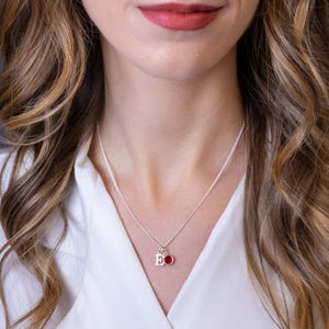 Colar inicial Prata esterlina, pedra de nascimento e colar inicial Jóias, colar personalizado Jóias, colar de letras para mães mulheres