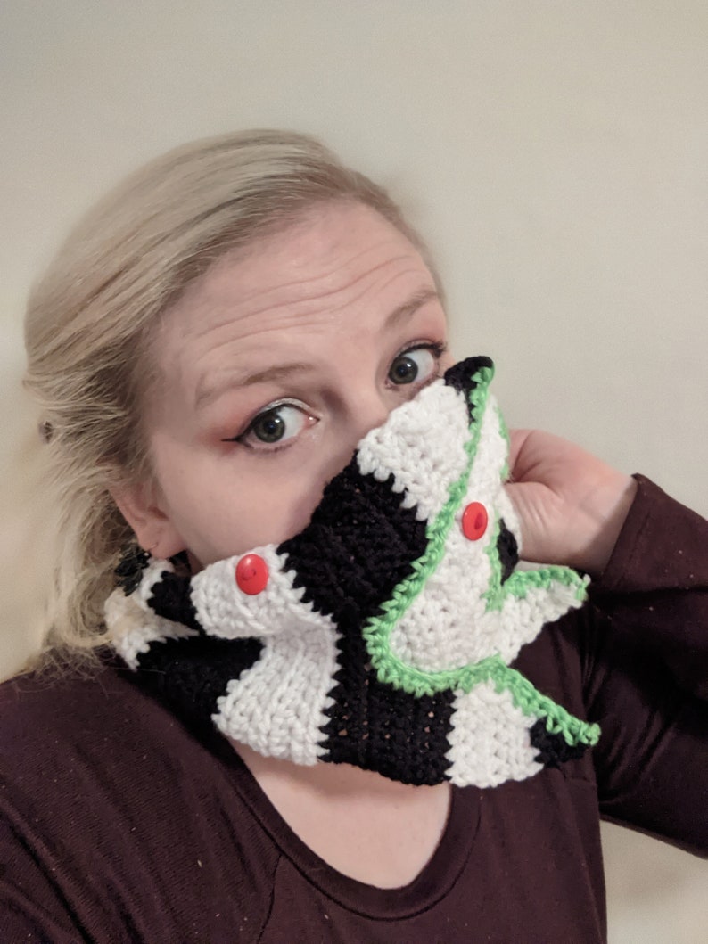 CROCHET PATTERN Sandworm Cowl Beetlejuice Cowl Infinity Etsy
