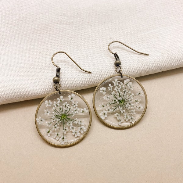 Pressed Flower Earrings, Queen Anne's Lace Jewelry, Botanical Jewelry, Mothers Day Jewelry, Flower Earrings Resin, Preserved Floral in