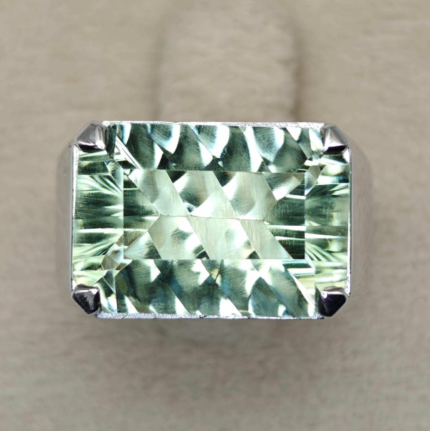 男性用天然グリーンアメジストリング - エメラルドカット 18 x 13 mm