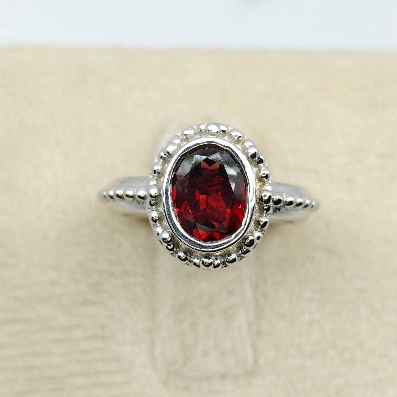 天然レッドガーネットリング、AAA 品質のモザンビークガーネットリング