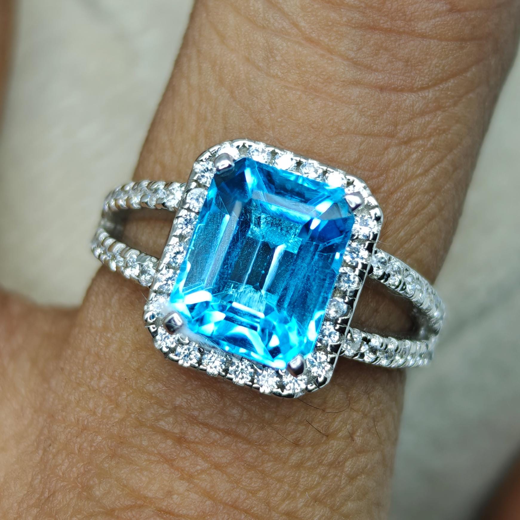 Handmade Natural Blue Topaz & Sterling Silver Ring - 925 Silver Vintage Style Band, Oval Stone RVS15