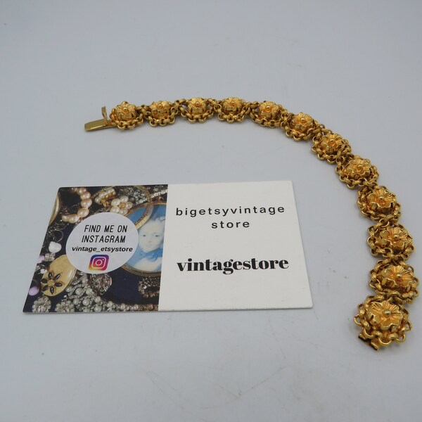 amazing vintage gold tone bracelet, chain and flower design, amazing condition, unusual, statement piece, 7.5-inch length