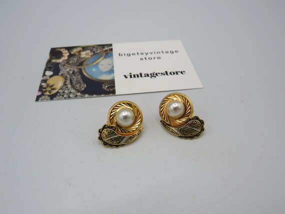 spectacular true vintage gold tone clip on earrin… - image 4