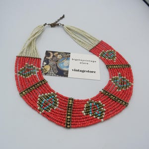 espetacular colar de babador com contas vintage, trabalho de contas deslumbrante, cores vibrantes, peça marcante, condição imaculada, 18 a 20 polegadas