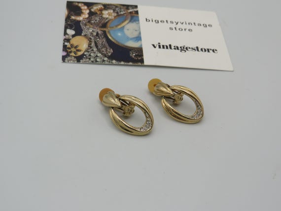 Gorgeous BEATRIX JEWELLERY Signed BJ Clip on Dangle Earrings, Gold