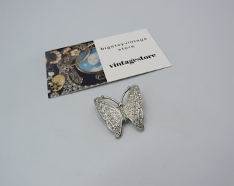 gorgeous vintage silver tone butterfly brooch, stunning detailing with clear rhinestones, excellent condition, elegant, 3cm diameter