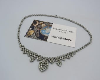 stunning vintage silver tone cocktail necklace, beautiful elegant design, perfect for a vintage wedding or prom, lovely condition......