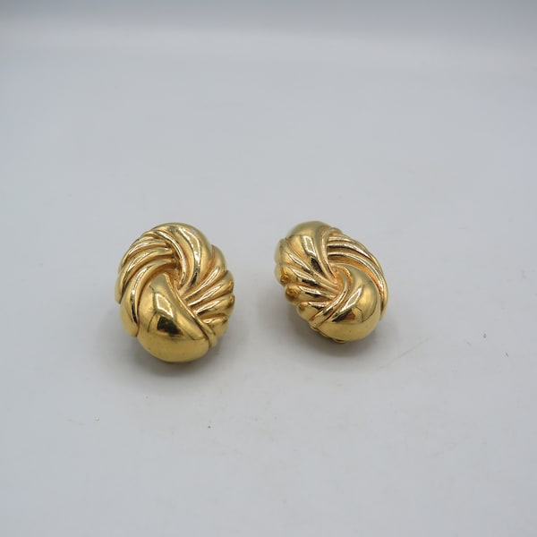 CHRISTIAN DIOR superb vintage gold tone clip on earrings, made in Germany, lovey condition, beautiful elegant design, 3.7 by 2.4cm