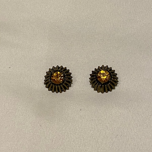 Lovely vintage metal bronze toned clip on earrings with a central glass orange rhinestone, vintage, vintage jewellery