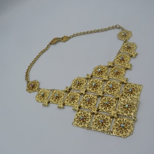 spectacular vintage gold tone bib necklace, stunning gold tone lace metal work, amazing construction, ab rhinestones, beautiful clasp......