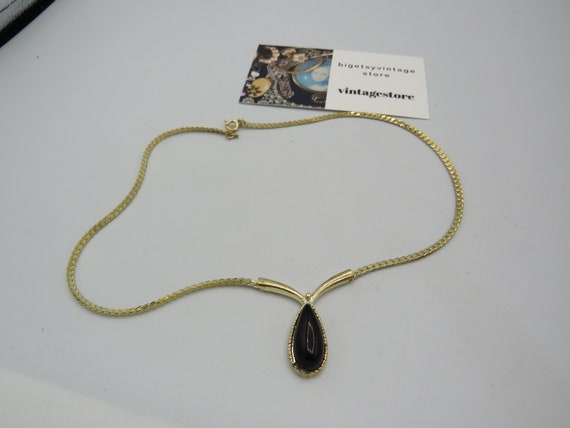 Lovely Vintage Gold Tone Necklace, Lovely Elegant Design