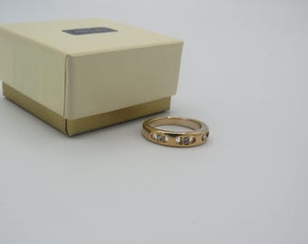 stunning vintage gold tone Avon ring, beautiful design with clear sparkling stones, band ring, boxed, great condition, size L UK, 51 Eur...