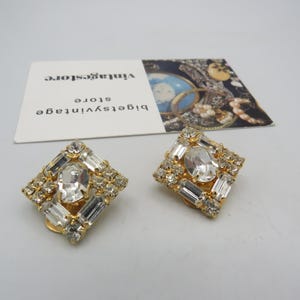 stunning vintage gold tone clip on earrings with clear sparkling rhinestones, cocktail earrings, high quality vintage, wonderful condition..