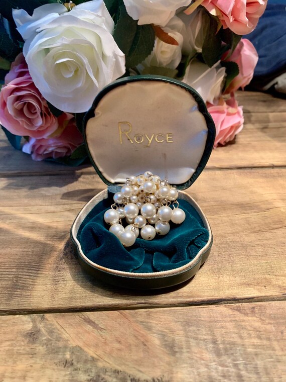 Lovely dangle faux pearl vintage brooch, vintage,