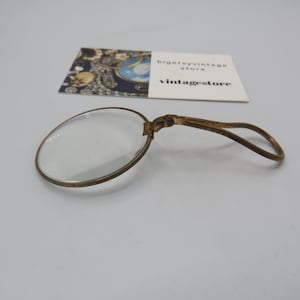 erstaunliche messingfarbene Vintage Faltlupe, hergestellt in England, sehr guter Zustand, Länge 9 cm im geöffneten Zustand, schönes Stück