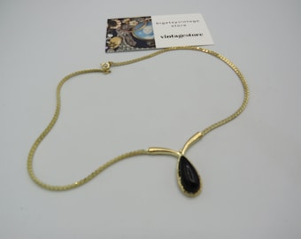 lovely vintage gold tone necklace, lovely elegant design, tear shaped black cabochon, old stock, excellent condition, 16-inch length
